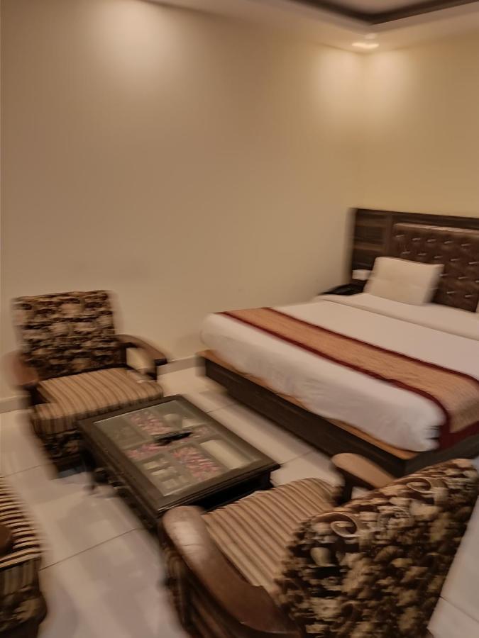 Hotel Aerotech Near Igi Airport Yeni Delhi Dış mekan fotoğraf