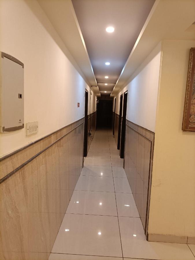 Hotel Aerotech Near Igi Airport Yeni Delhi Dış mekan fotoğraf