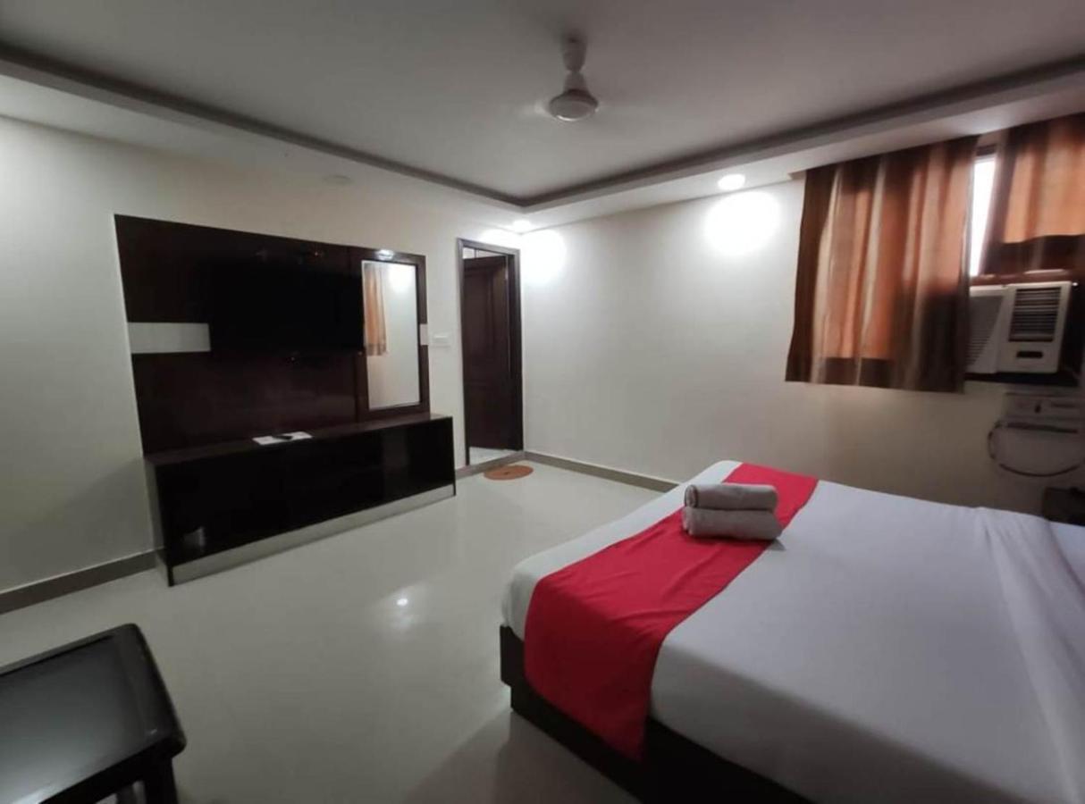 Hotel Aerotech Near Igi Airport Yeni Delhi Dış mekan fotoğraf