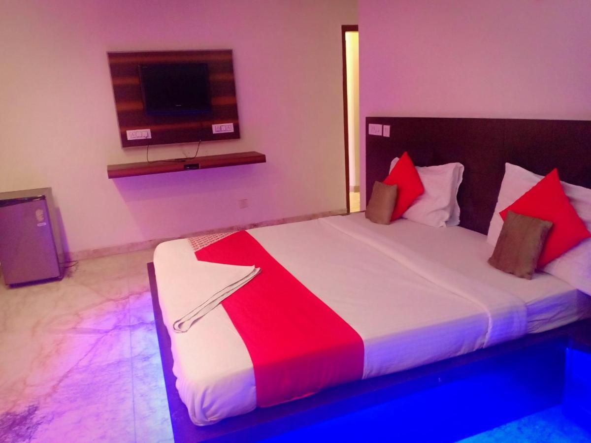 Hotel Aerotech Near Igi Airport Yeni Delhi Dış mekan fotoğraf
