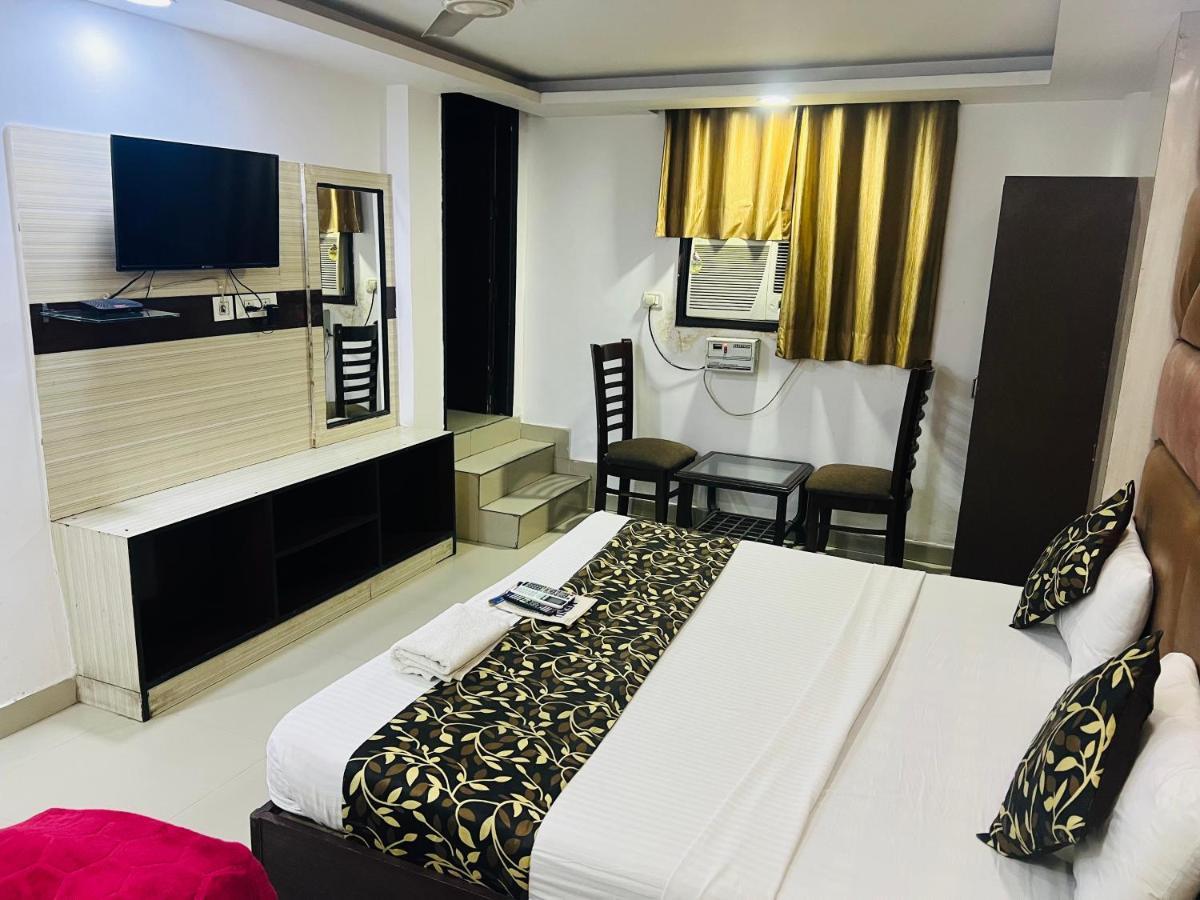 Hotel Aerotech Near Igi Airport Yeni Delhi Dış mekan fotoğraf