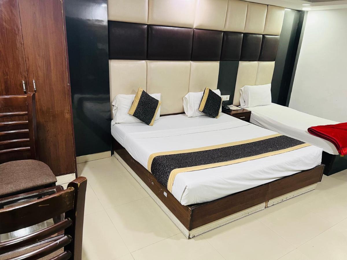 Hotel Aerotech Near Igi Airport Yeni Delhi Dış mekan fotoğraf