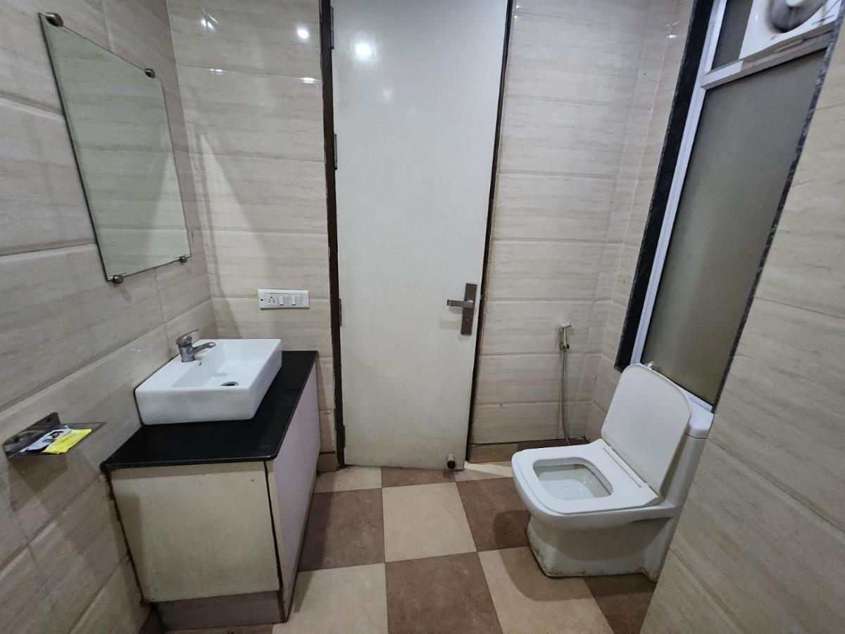 Hotel Aerotech Near Igi Airport Yeni Delhi Dış mekan fotoğraf