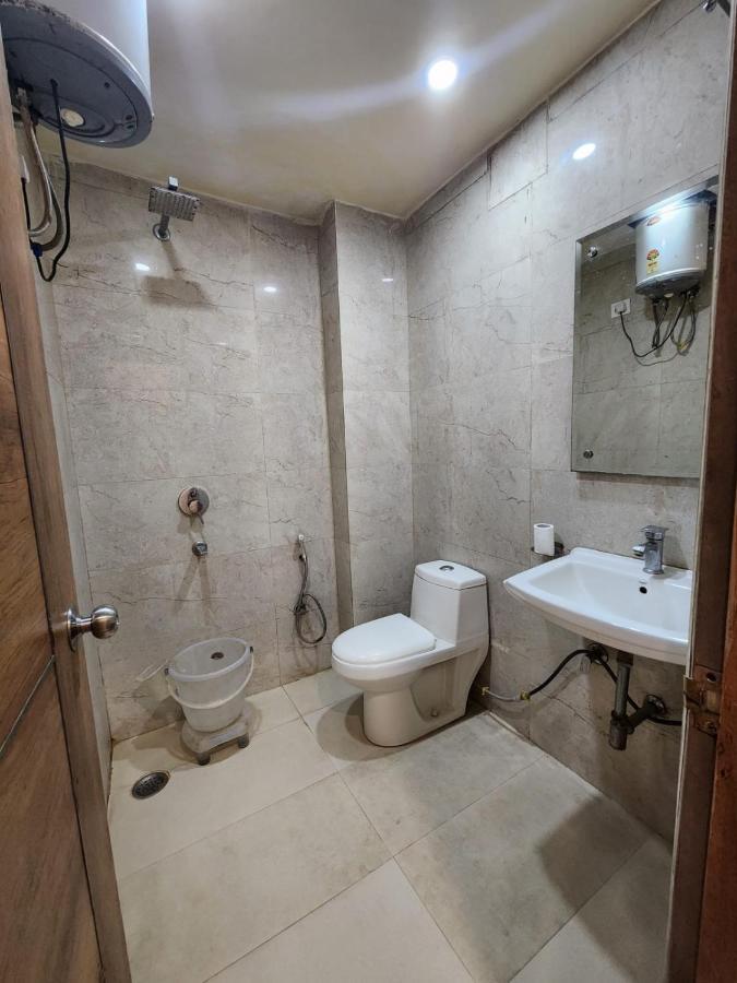 Hotel Aerotech Near Igi Airport Yeni Delhi Dış mekan fotoğraf
