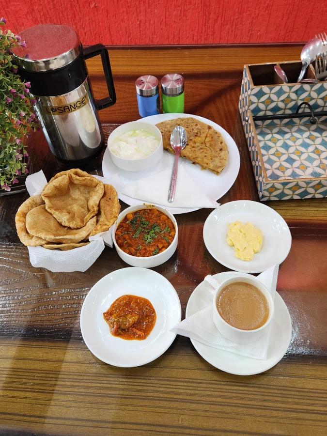 Hotel Aerotech Near Igi Airport Yeni Delhi Dış mekan fotoğraf